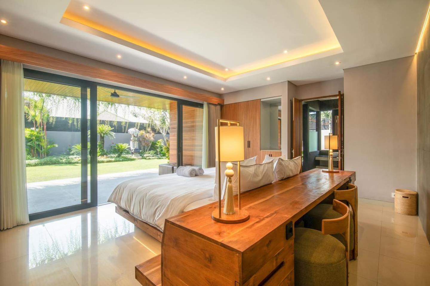 Villa Sumptuous 5br Luxury Redefined In