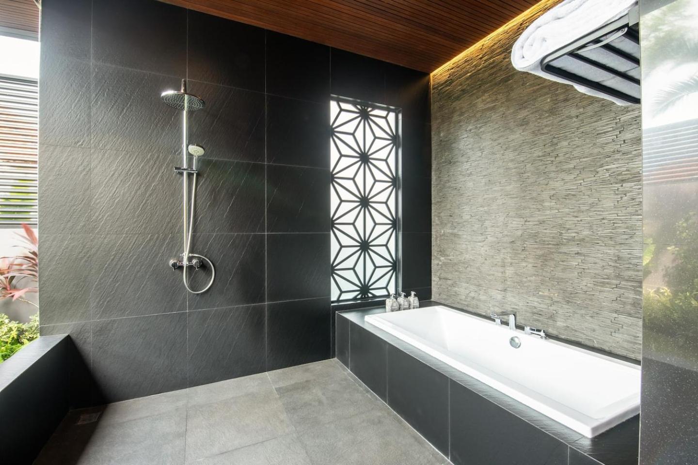 Villa Sumptuous 5br Luxury Redefined In Seminyak (Bali)