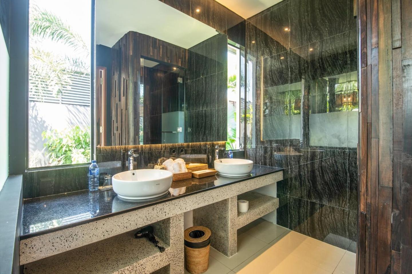Sumptuous 5br Luxury Redefined In Villa *