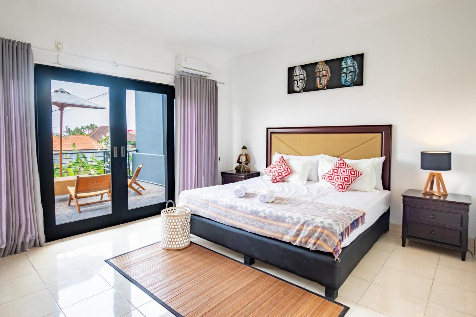 A Stunning 3bdr In With Big Pool And Rooftop * Seminyak (Bali)