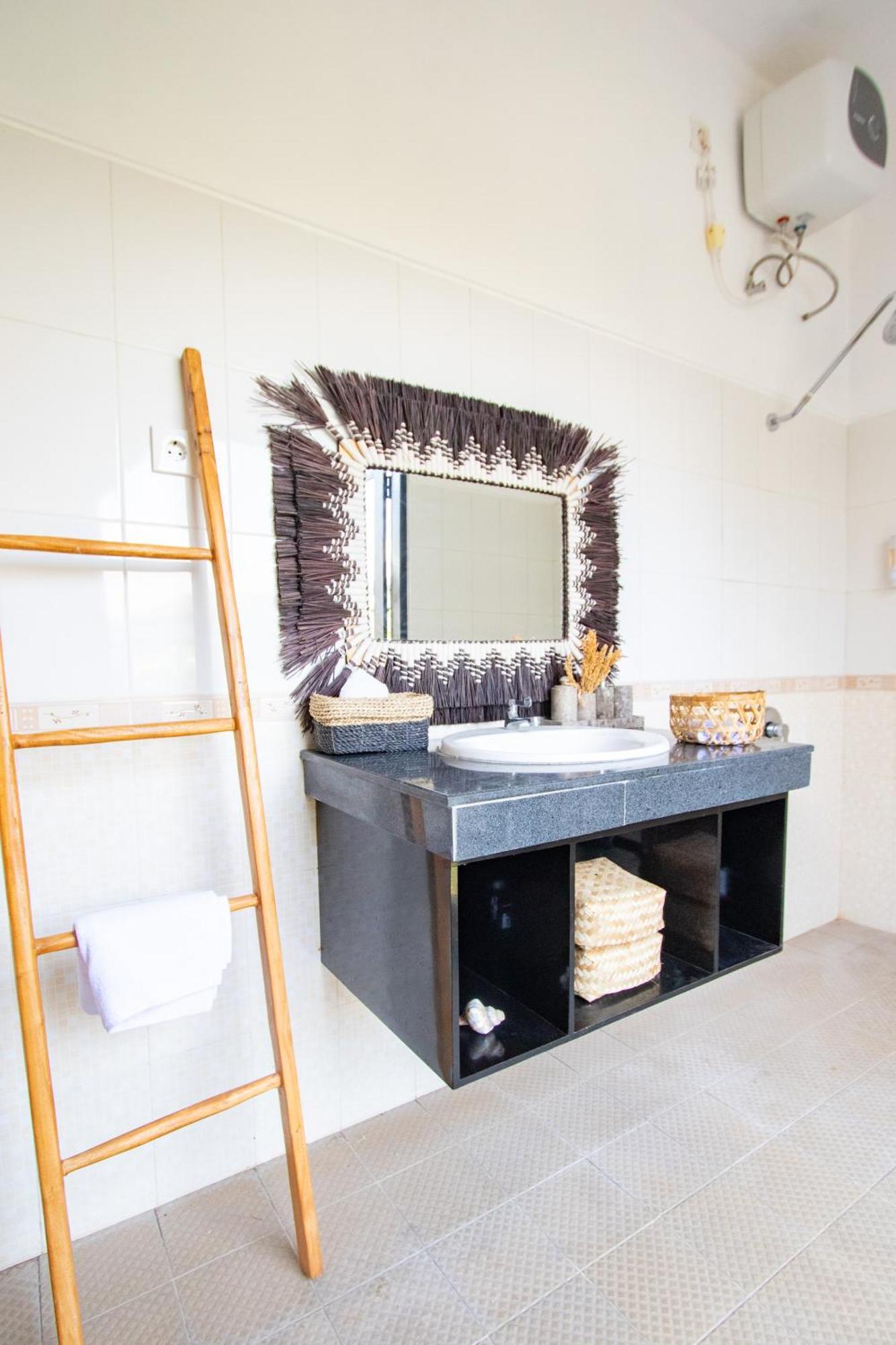 Villa A Stunning 3bdr In With Big Pool And Rooftop Seminyak (Bali)