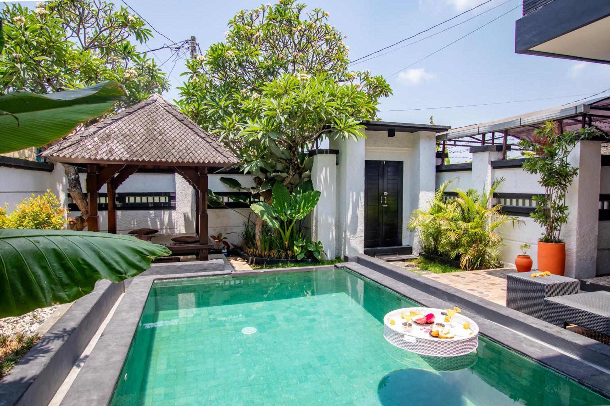 A Stunning 3bdr In With Big Pool And Rooftop * Seminyak (Bali)