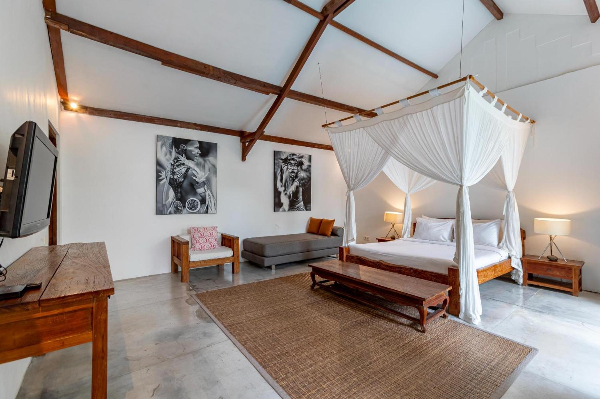 Villa Ace - Modern 2br In With Spacious Bedrooms, Bathtub & Private Pool Seminyak (Bali)