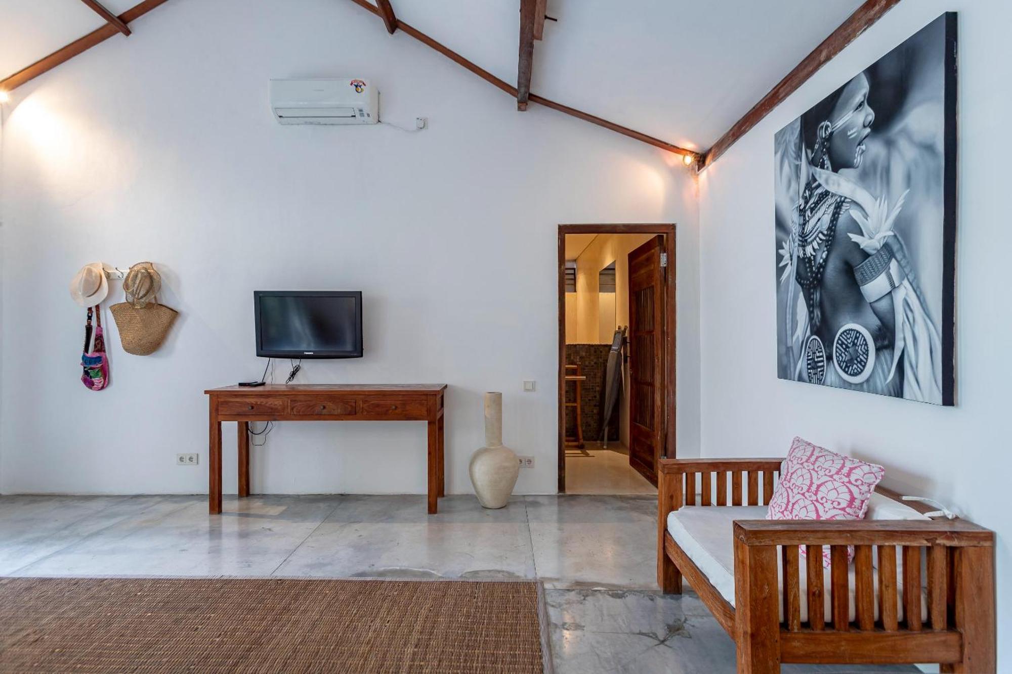 Villa Ace - Modern 2br In With Spacious Bedrooms, Bathtub & Private Pool Seminyak (Bali)