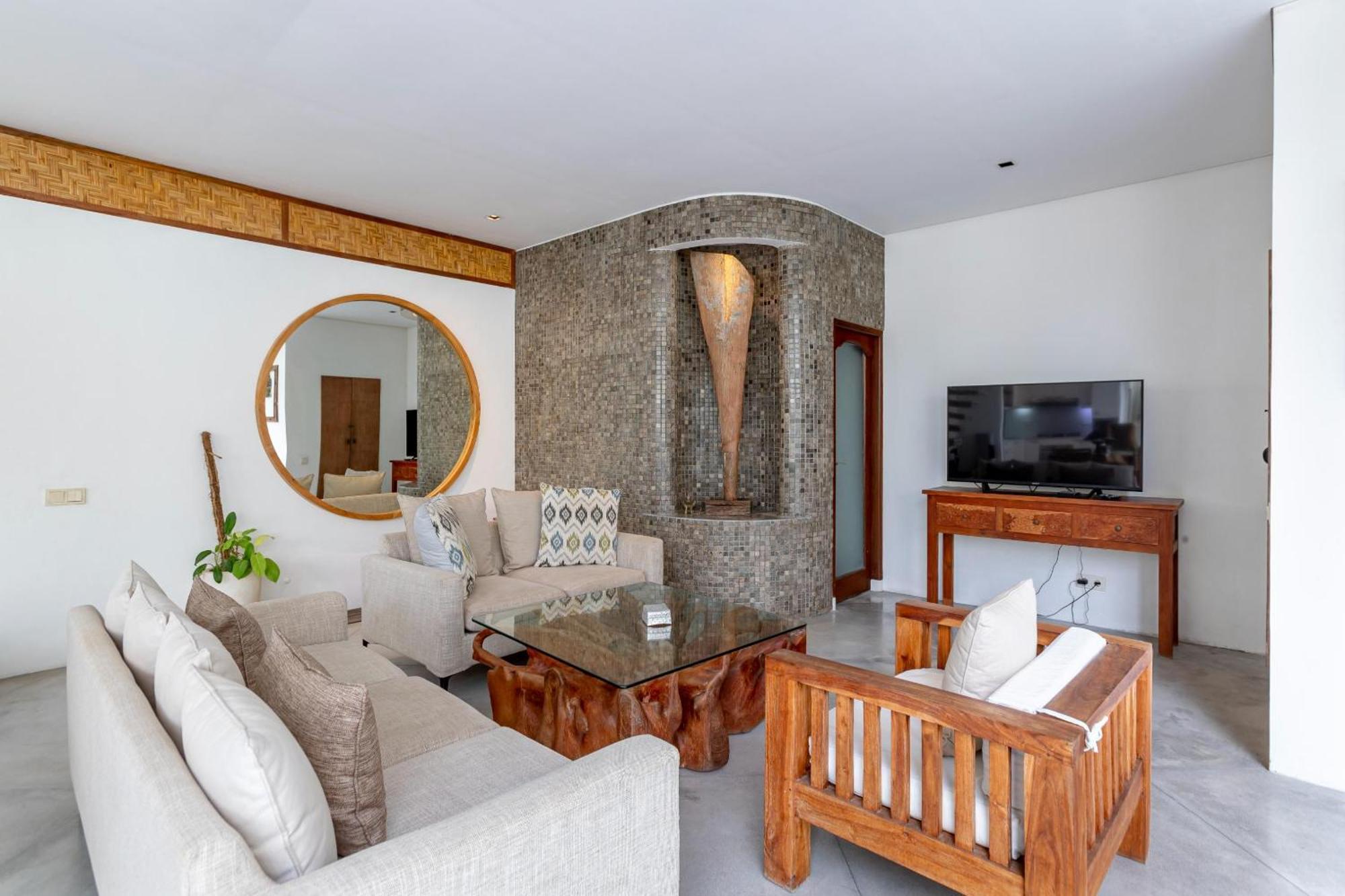 Villa Ace - Modern 2br In With Spacious Bedrooms, Bathtub & Private Pool *