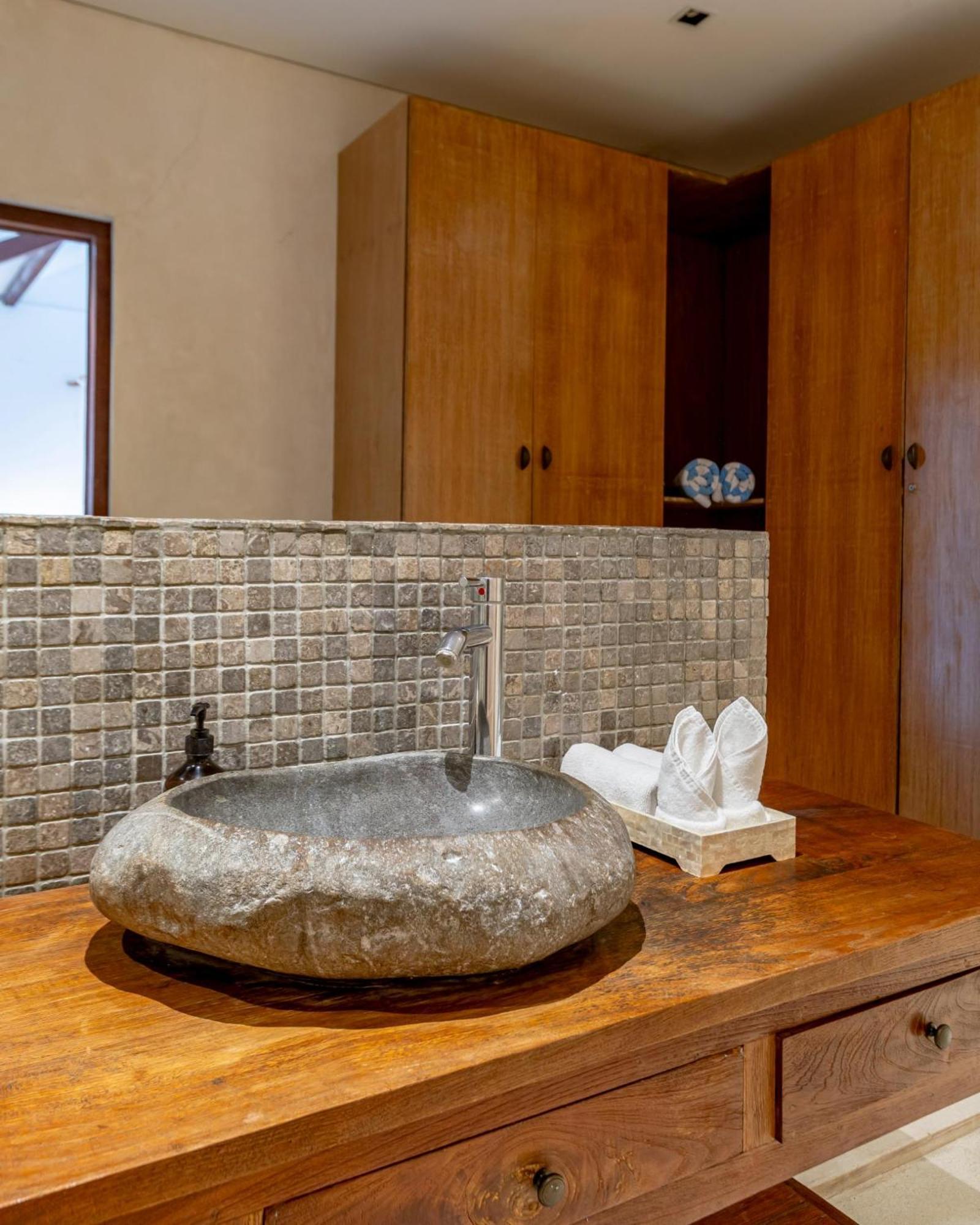 Villa Ace - Modern 2br In With Spacious Bedrooms, Bathtub & Private Pool