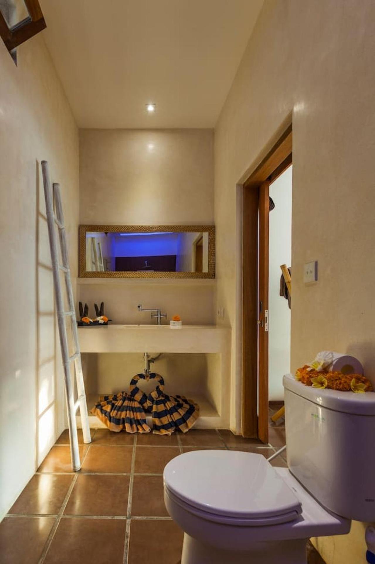 Cozy 2 Bedroom In With Private Pool *
