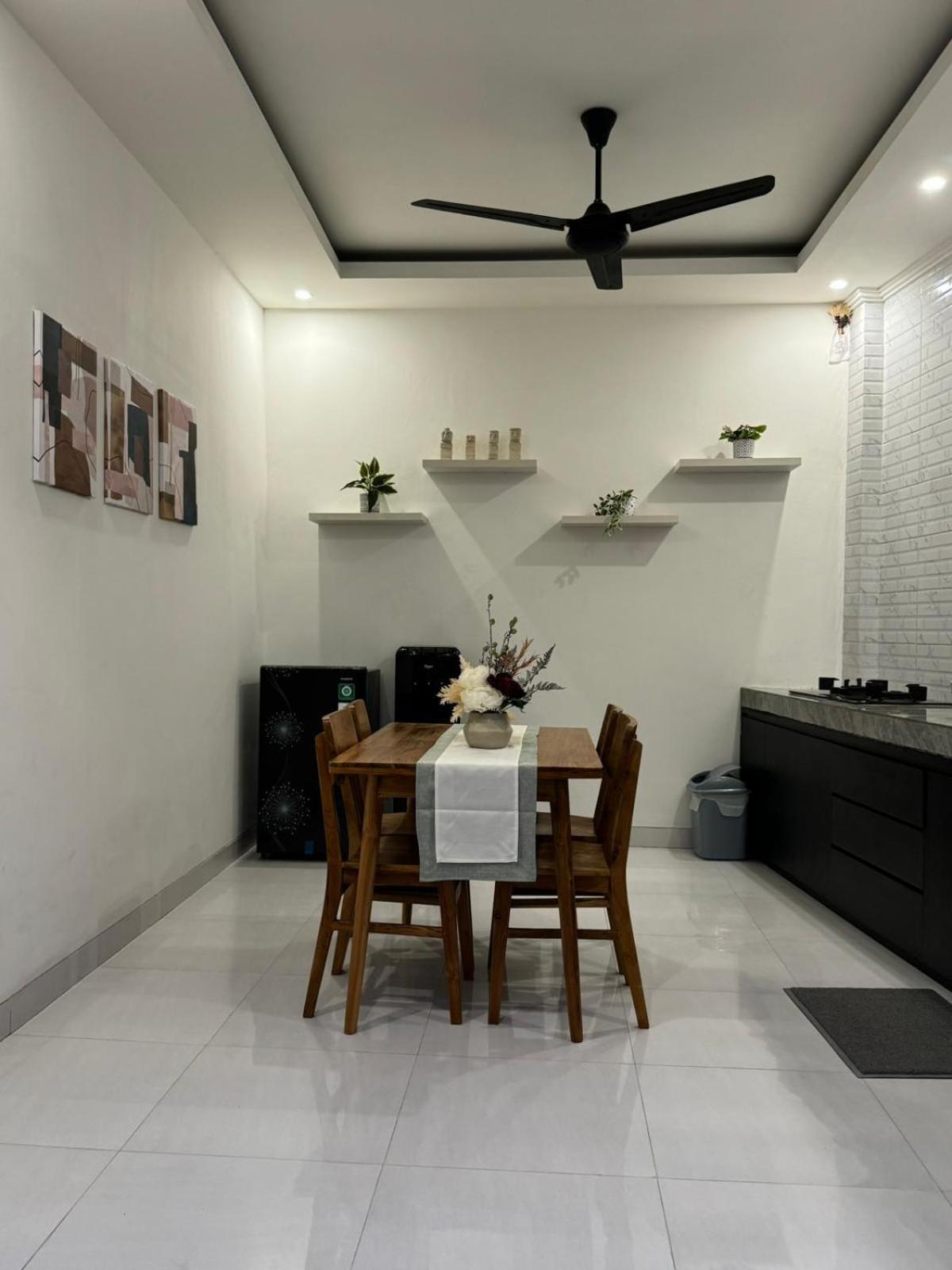 Rama - Dewi Saraswati Ii Villa Seminyak (Bali)