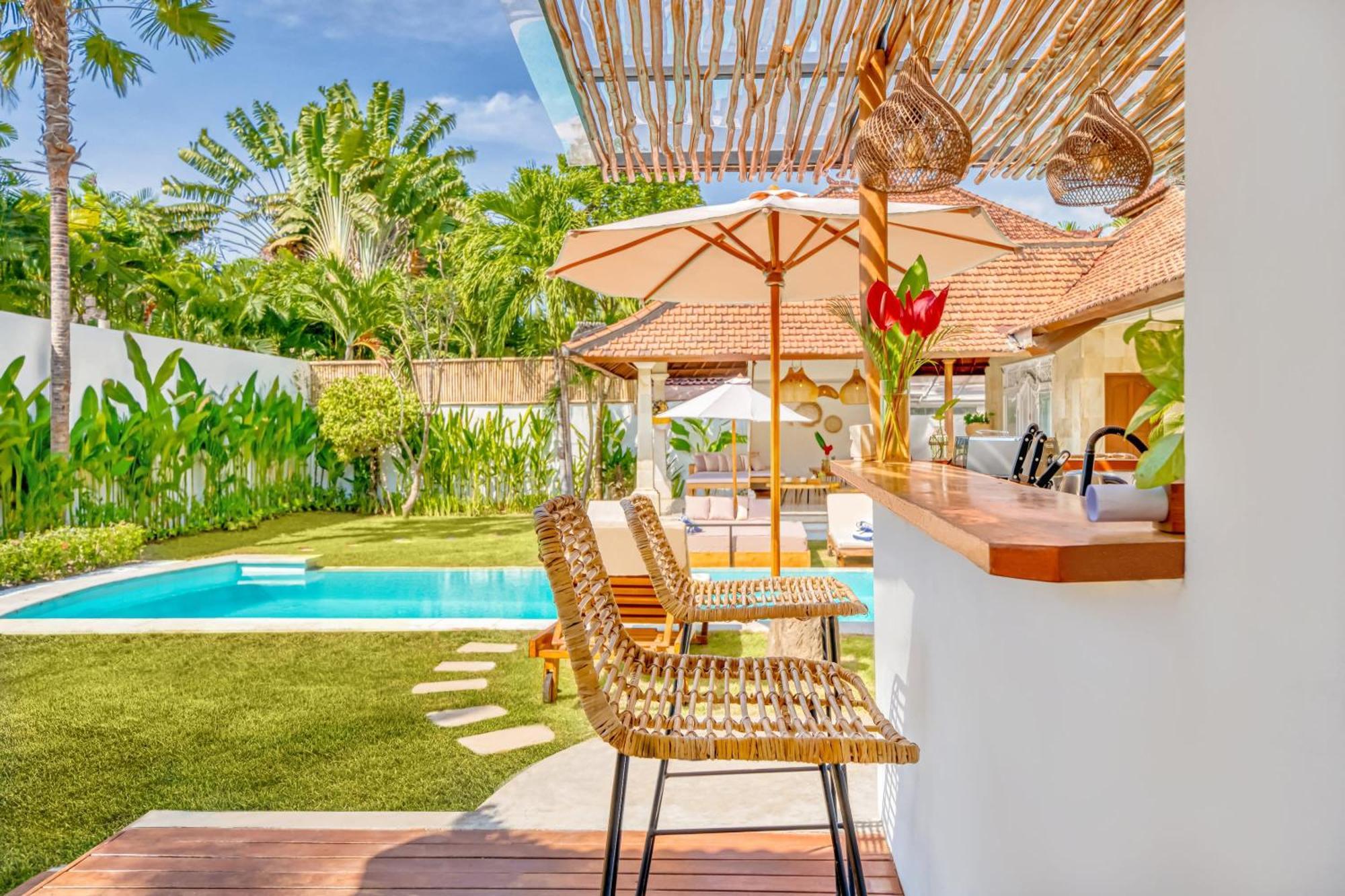 Cologne - 6 Bdr Villa, 2 Private Pools & Huge Garden, Walk To The * Seminyak (Bali)
