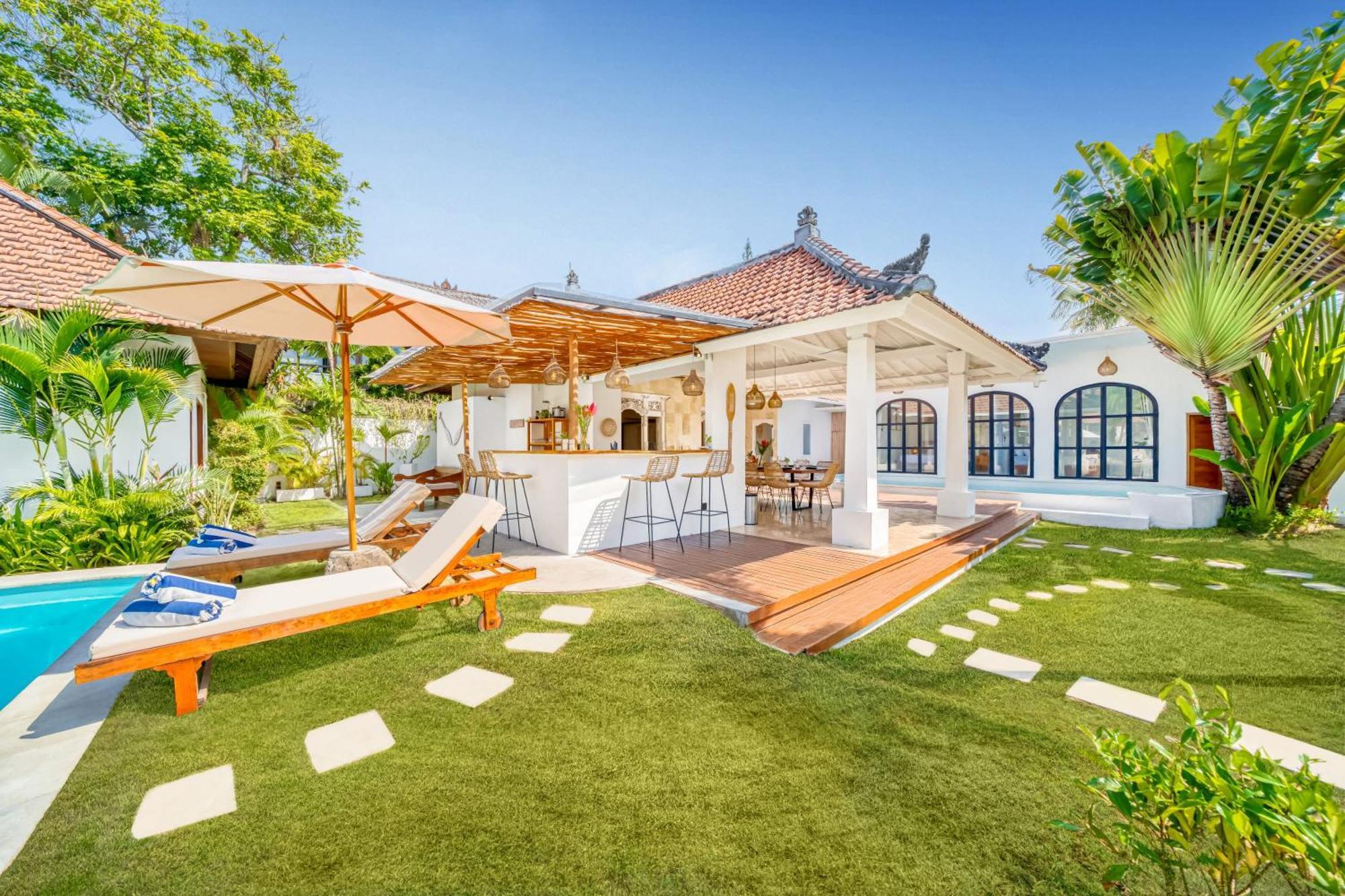 Cologne - 6 Bdr Villa, 2 Private Pools & Huge Garden, Walk To The Villa Seminyak (Bali)