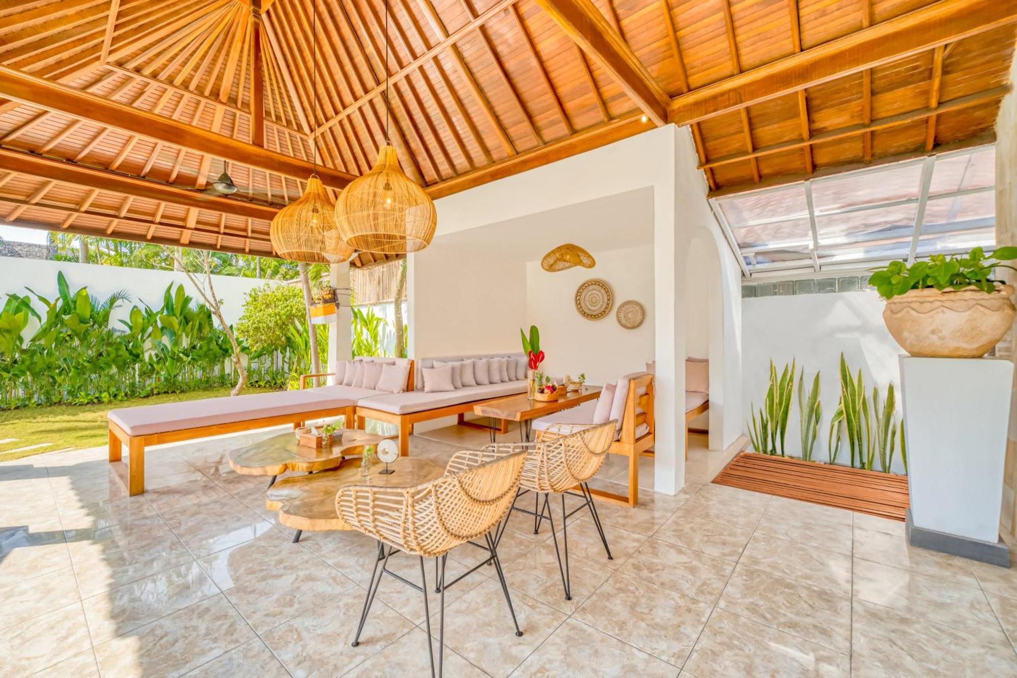 Cologne - 6 Bdr Villa, 2 Private Pools & Huge Garden, Walk To The * Seminyak (Bali)