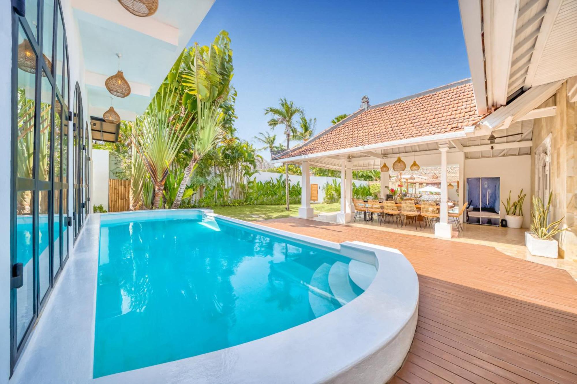 Cologne - 6 Bdr Villa, 2 Private Pools & Huge Garden, Walk To The Villa Seminyak (Bali)