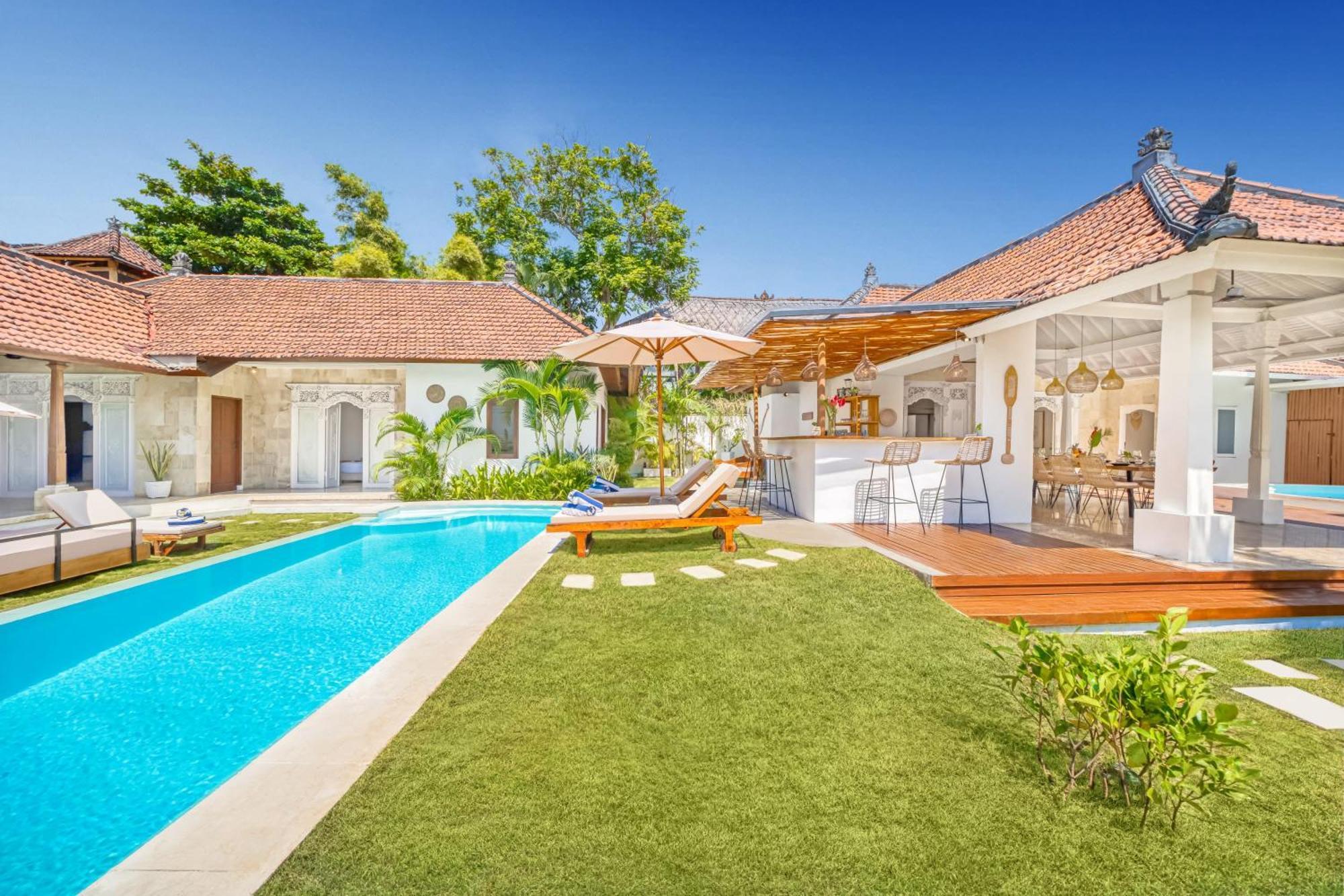 Cologne - 6 Bdr Villa, 2 Private Pools & Huge Garden, Walk To The Villa Seminyak (Bali)