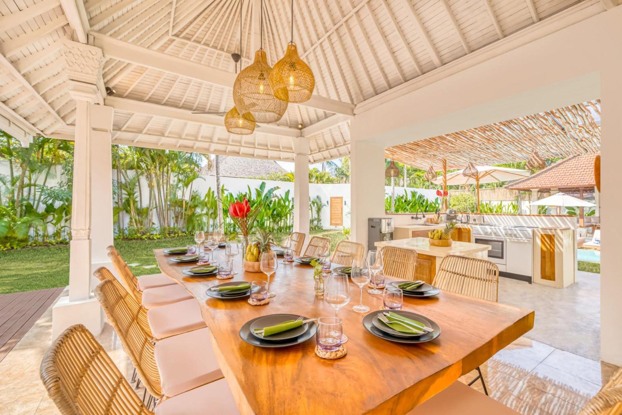 Cologne - 6 Bdr Villa, 2 Private Pools & Huge Garden, Walk To The Seminyak (Bali)