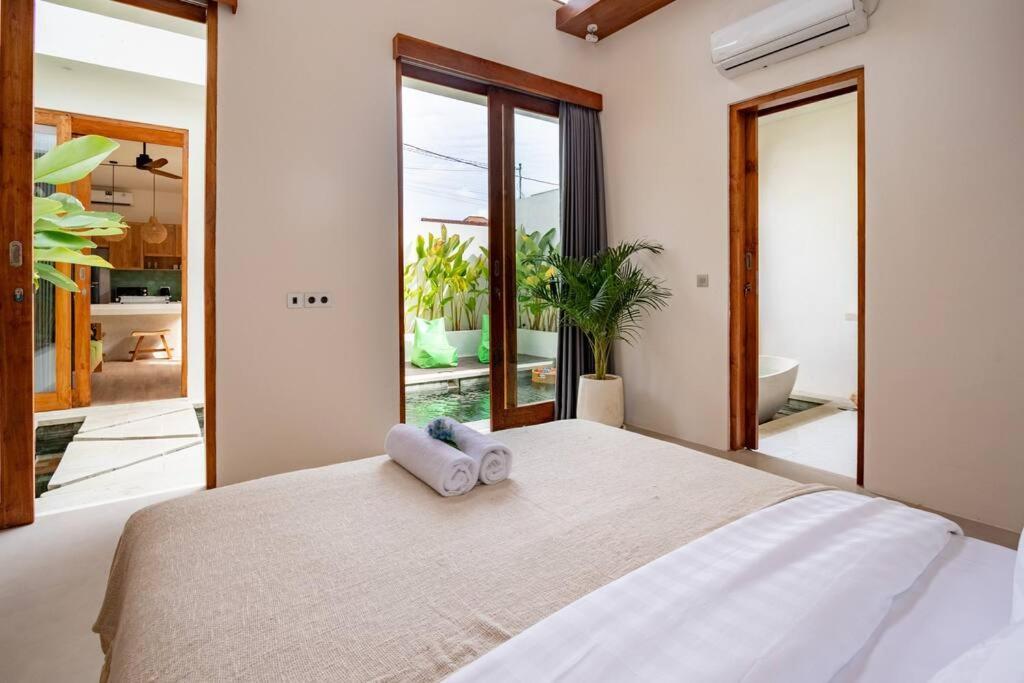 Dive Into Bliss - Brand New With Private Pool Villa Seminyak (Bali)