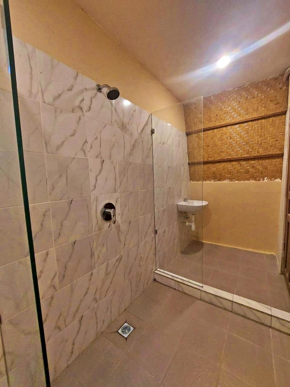 Yogasari Lodge *