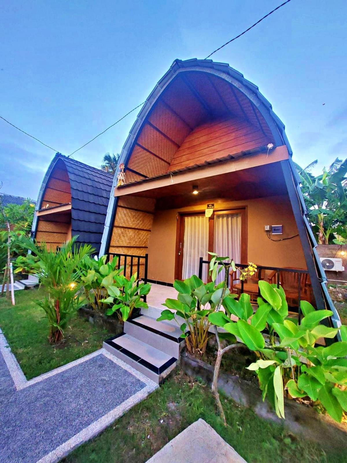 Yogasari * Seminyak (Bali)