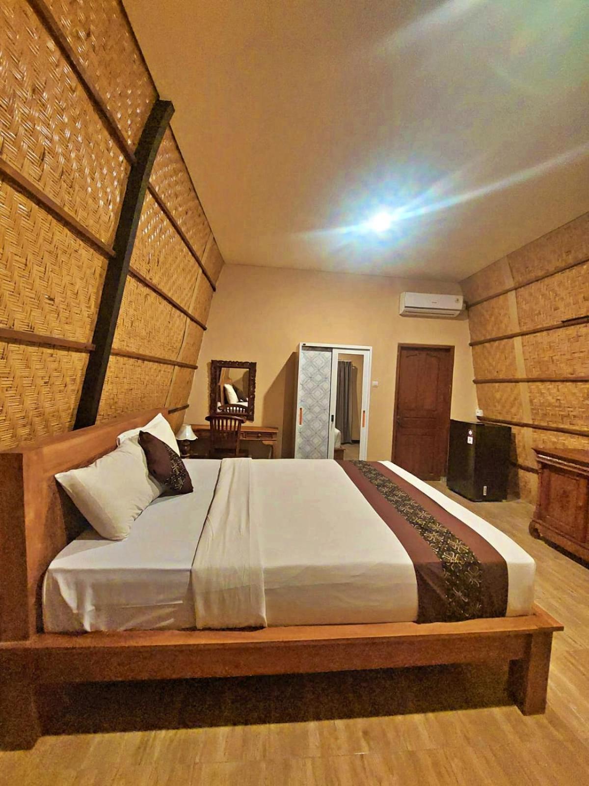 Yogasari Lodge *