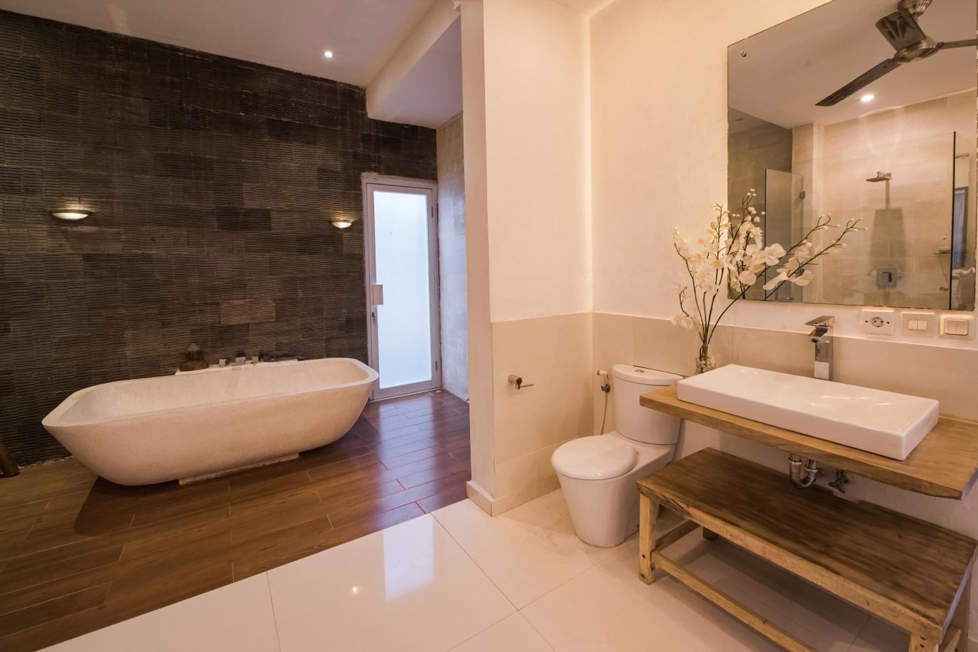 7to8br 40 Off Special Brilliant Location Villa Seminyak (Bali)