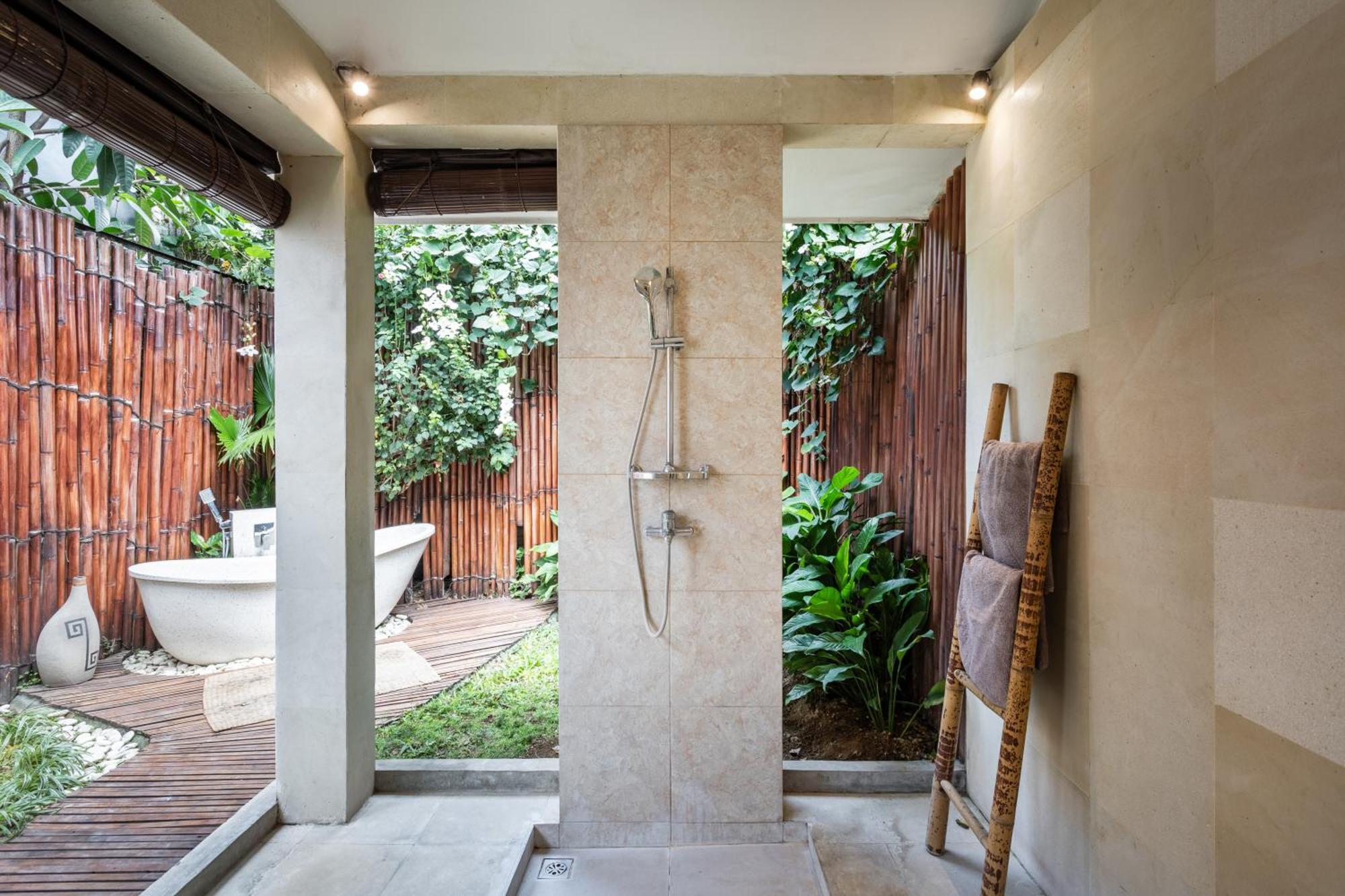 3 Bedroom In D' Centre Villa