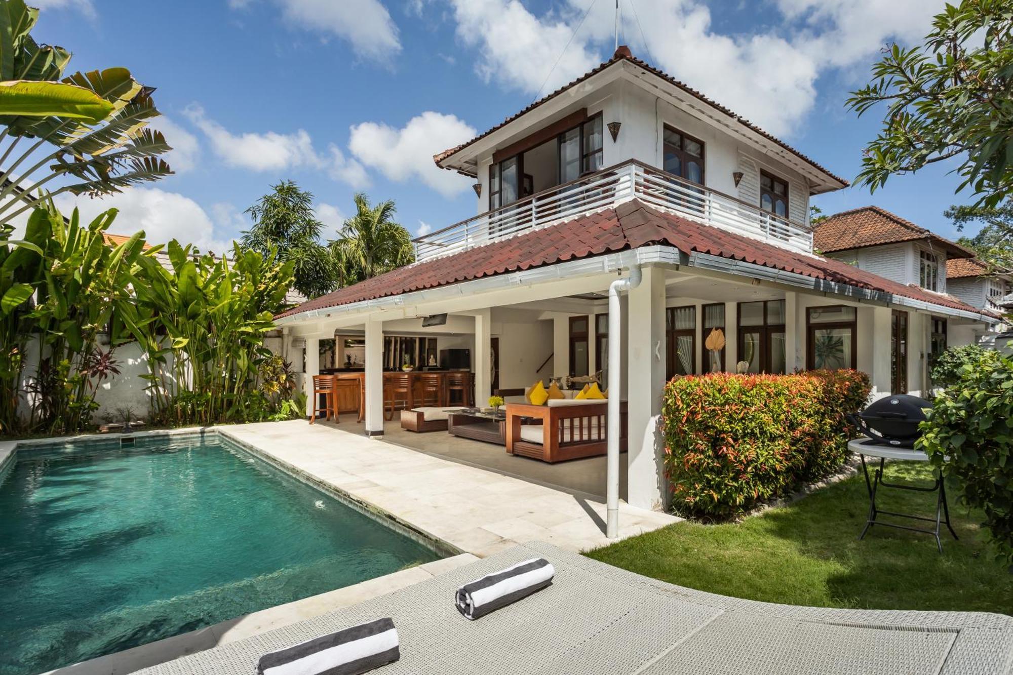 Villa 3 Bedroom In D' Centre Seminyak (Bali)