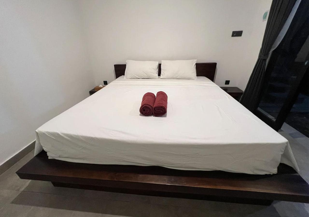 Uger House *