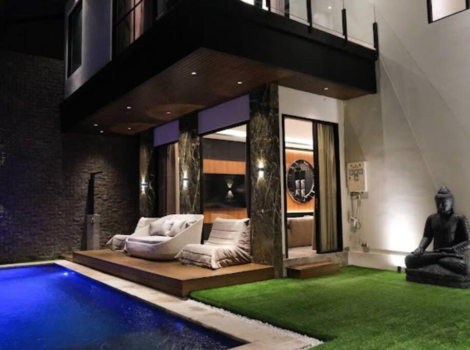 Modern Palace In - Qmoya