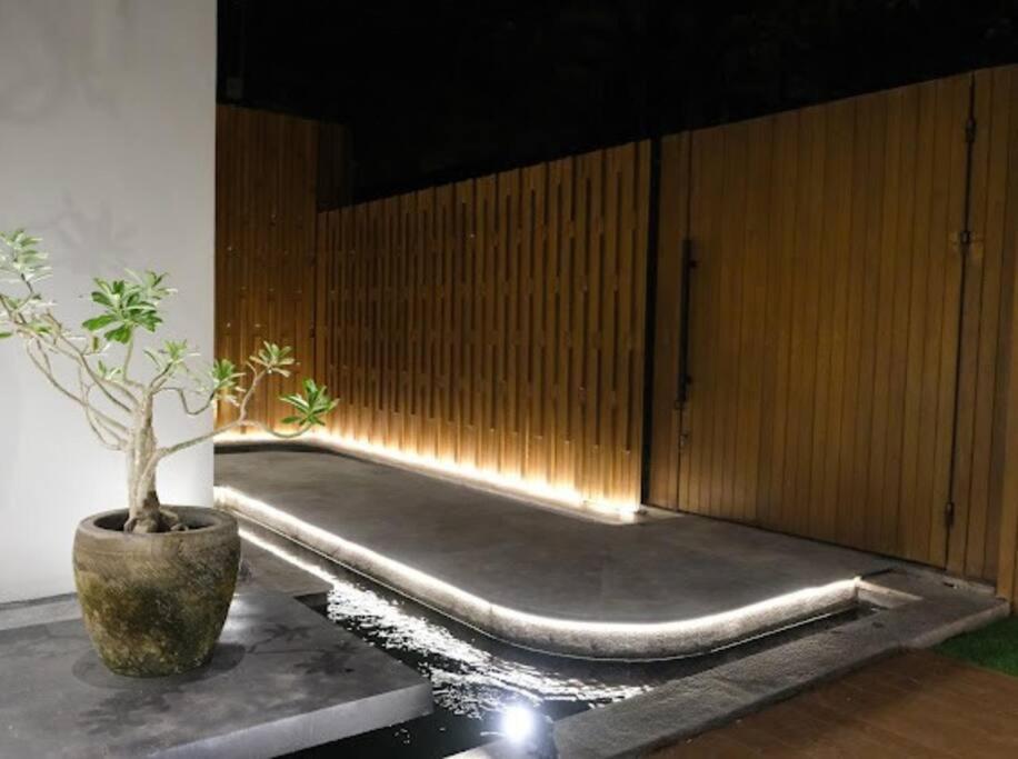 Modern Palace In - Qmoya Villa *