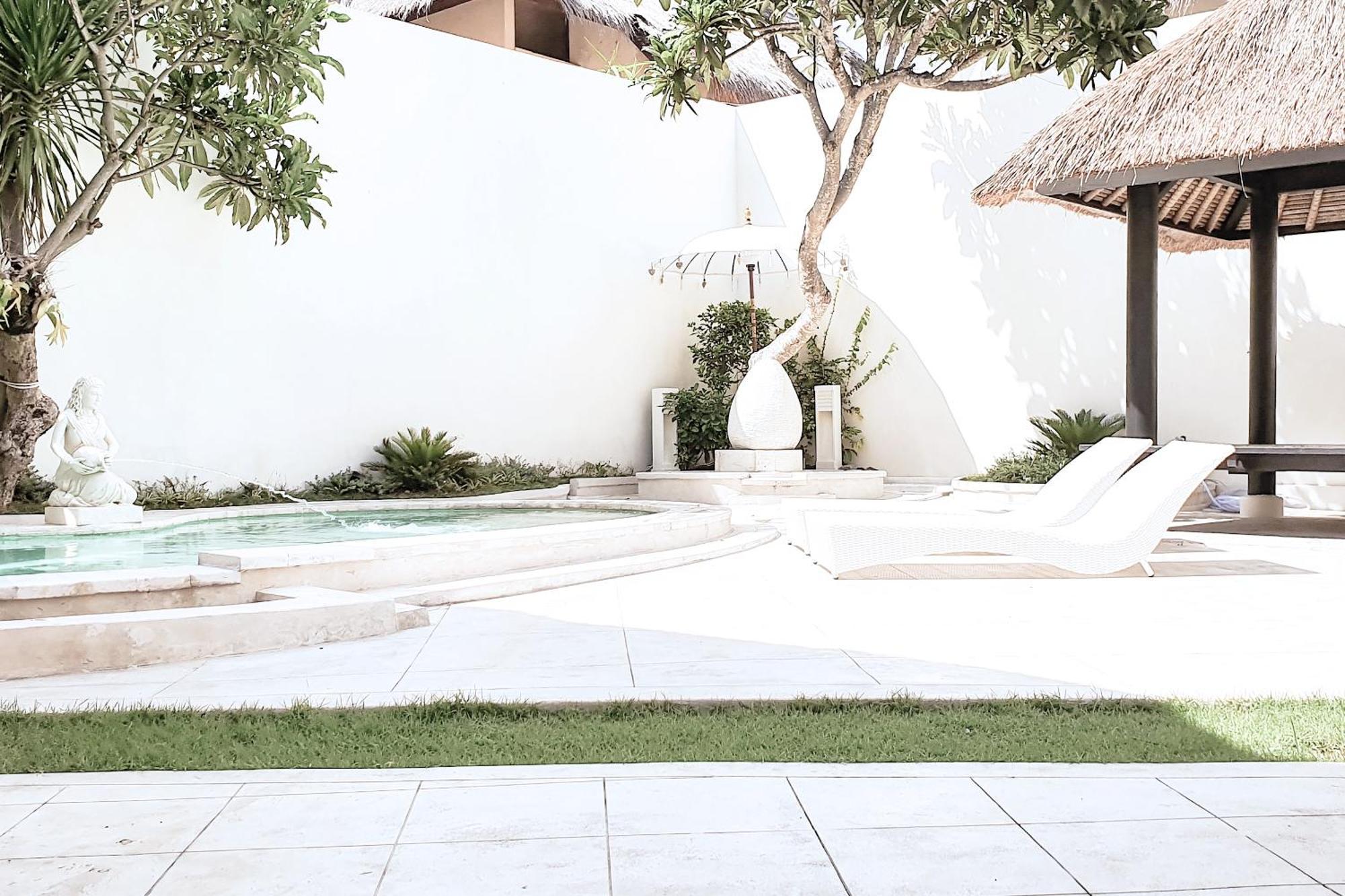 De Malicott Athena Seminyak (Bali)