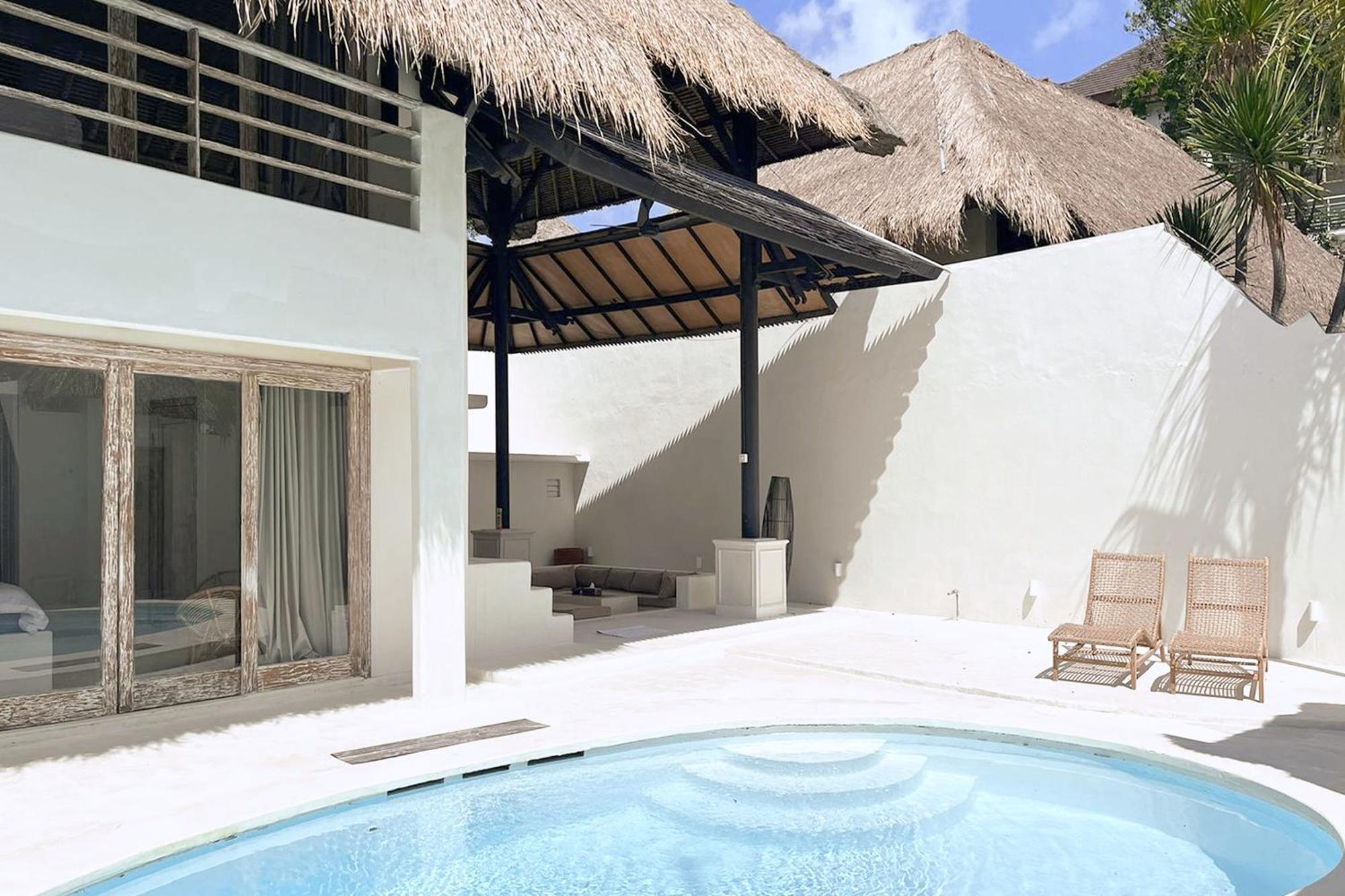 De Malicott Athena Seminyak (Bali)