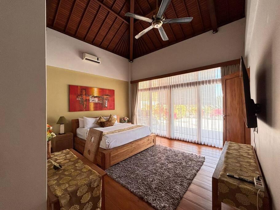 Villa 4 Bedroom Tropical Luxury Seminyak (Bali)