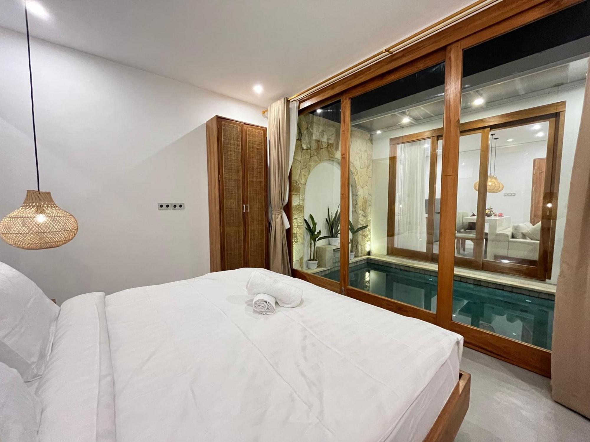 8 Here Villa