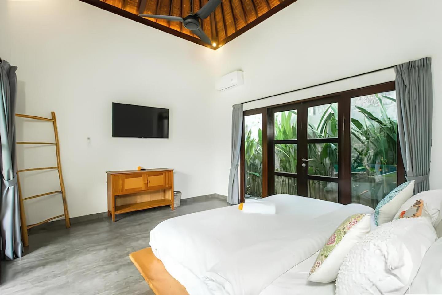 Villa Grandlux Bali 2 Bed Pool Big Garden