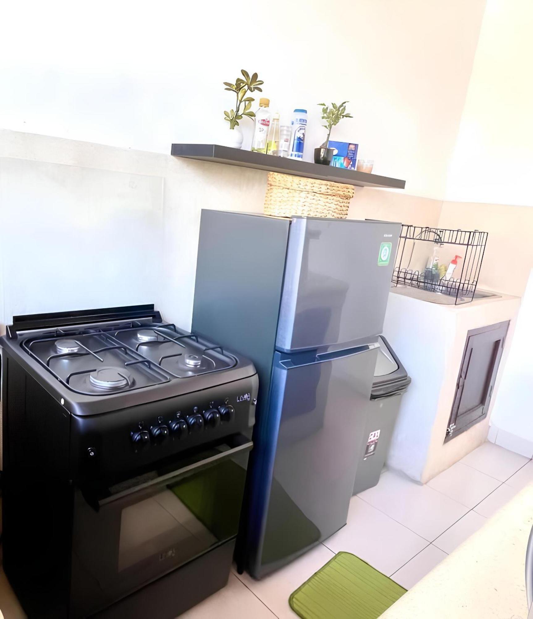 Taman Pangeran In Seminyak, 2br Large Pool, Prime Location ! Villa Seminyak (Bali)