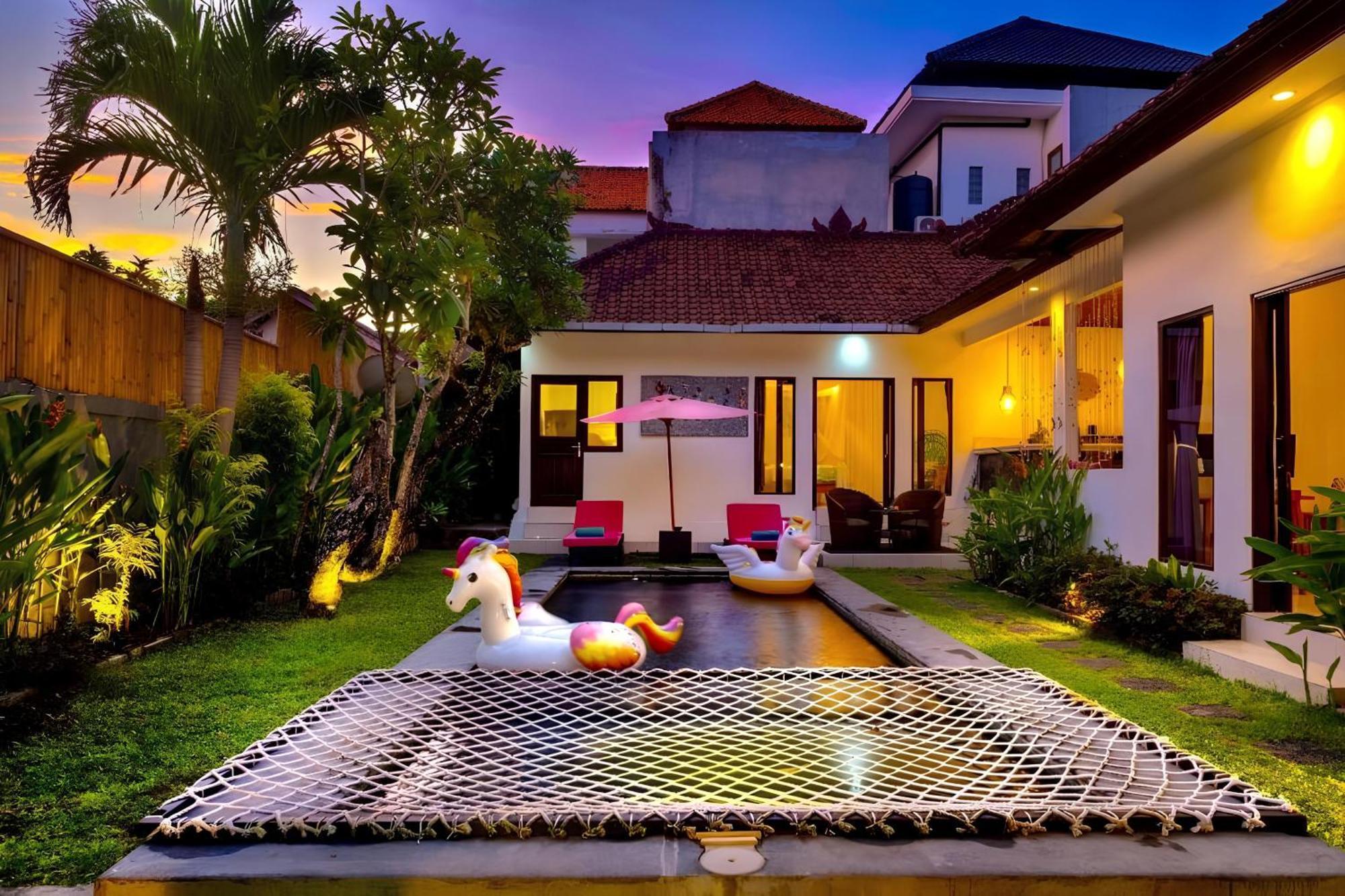 Taman Pangeran In Seminyak, 2br Large Pool, Prime Location ! Villa Seminyak (Bali)