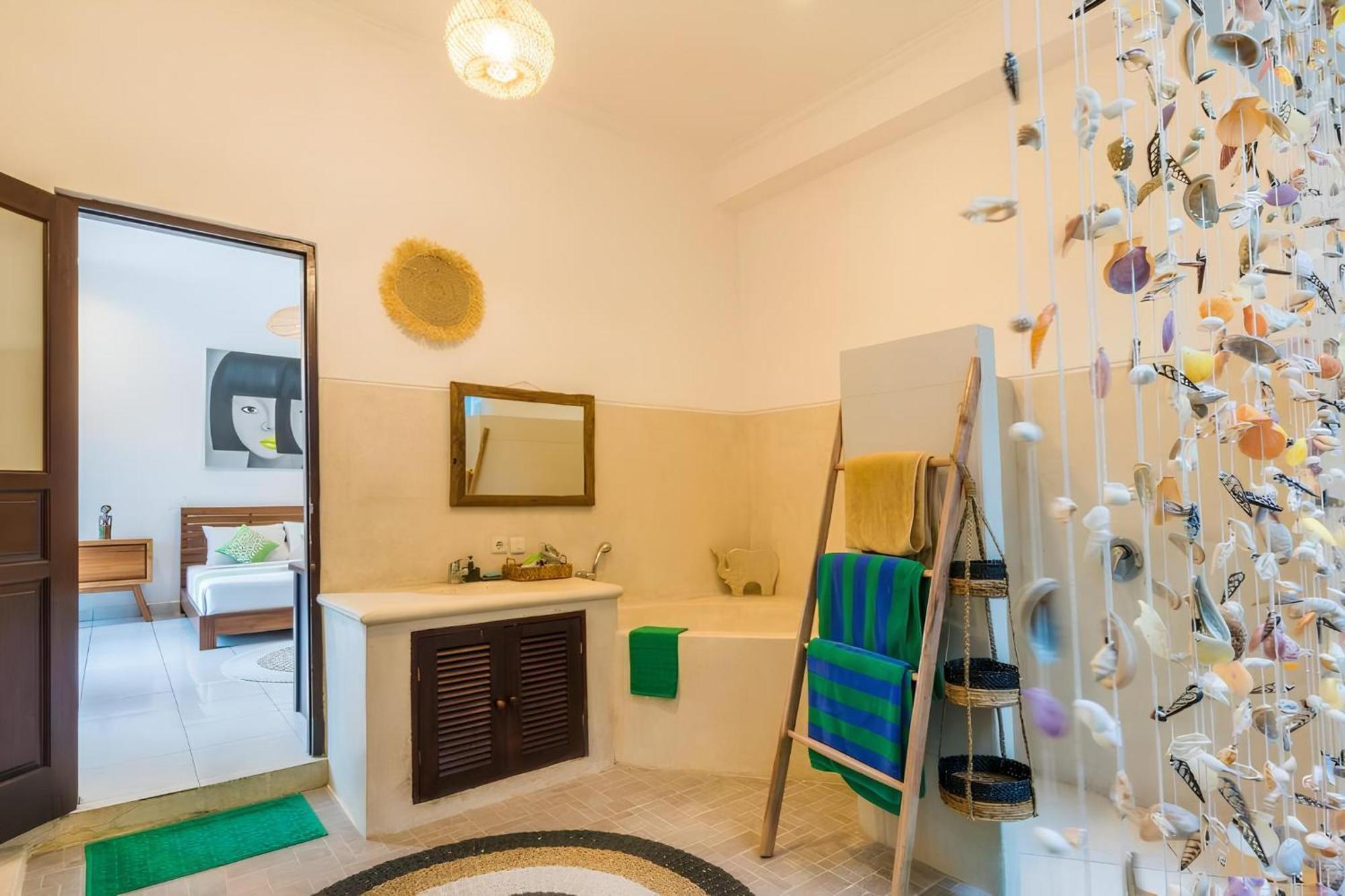 Villa Taman Pangeran In Seminyak, 2br Large Pool, Prime Location !