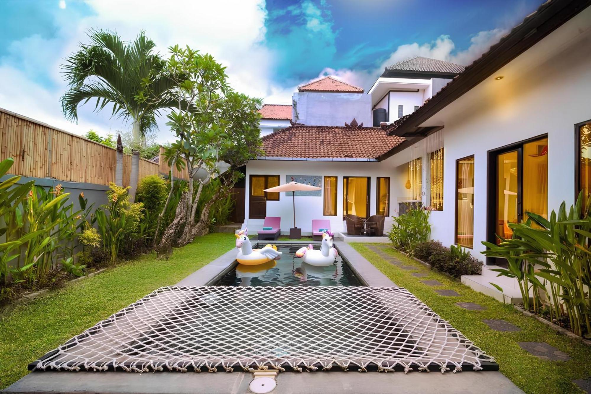 Taman Pangeran In Seminyak, 2br Large Pool, Prime Location ! * Seminyak (Bali)