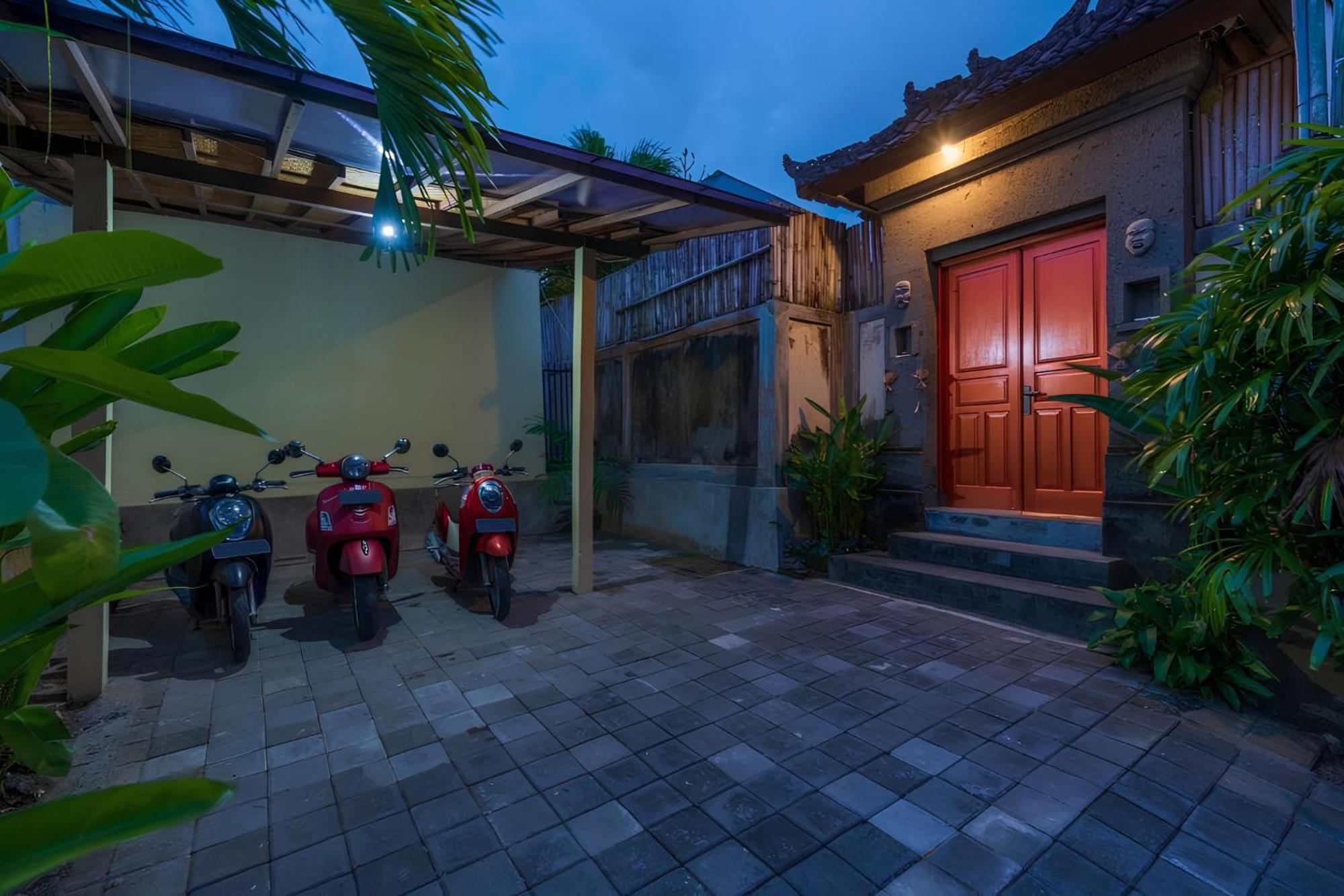 Villa Taman Pangeran In Seminyak, 2br Large Pool, Prime Location ! *