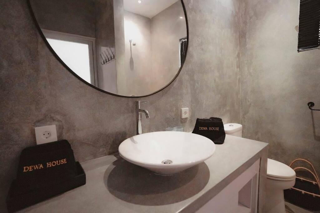 Elegant 5 Bdr In The Heart Of