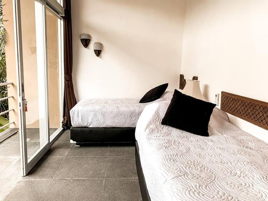 Elegant 5 Bdr In The Heart Of Villa *
