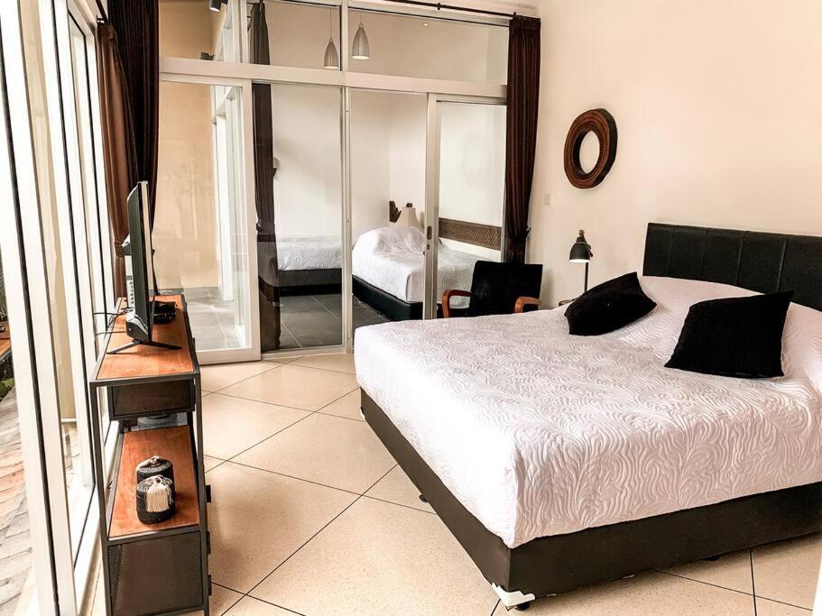 Elegant 5 Bdr In The Heart Of Villa Seminyak