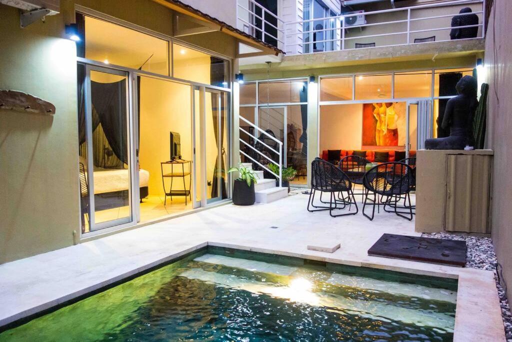 Elegant 5 Bdr In The Heart Of