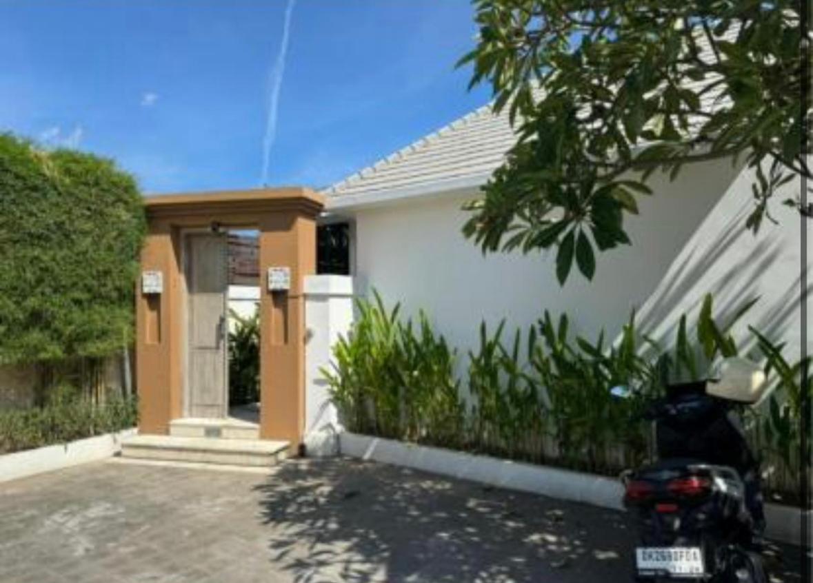 Beautiful Yang Tao In The Heart Of With Private Staff Villa *