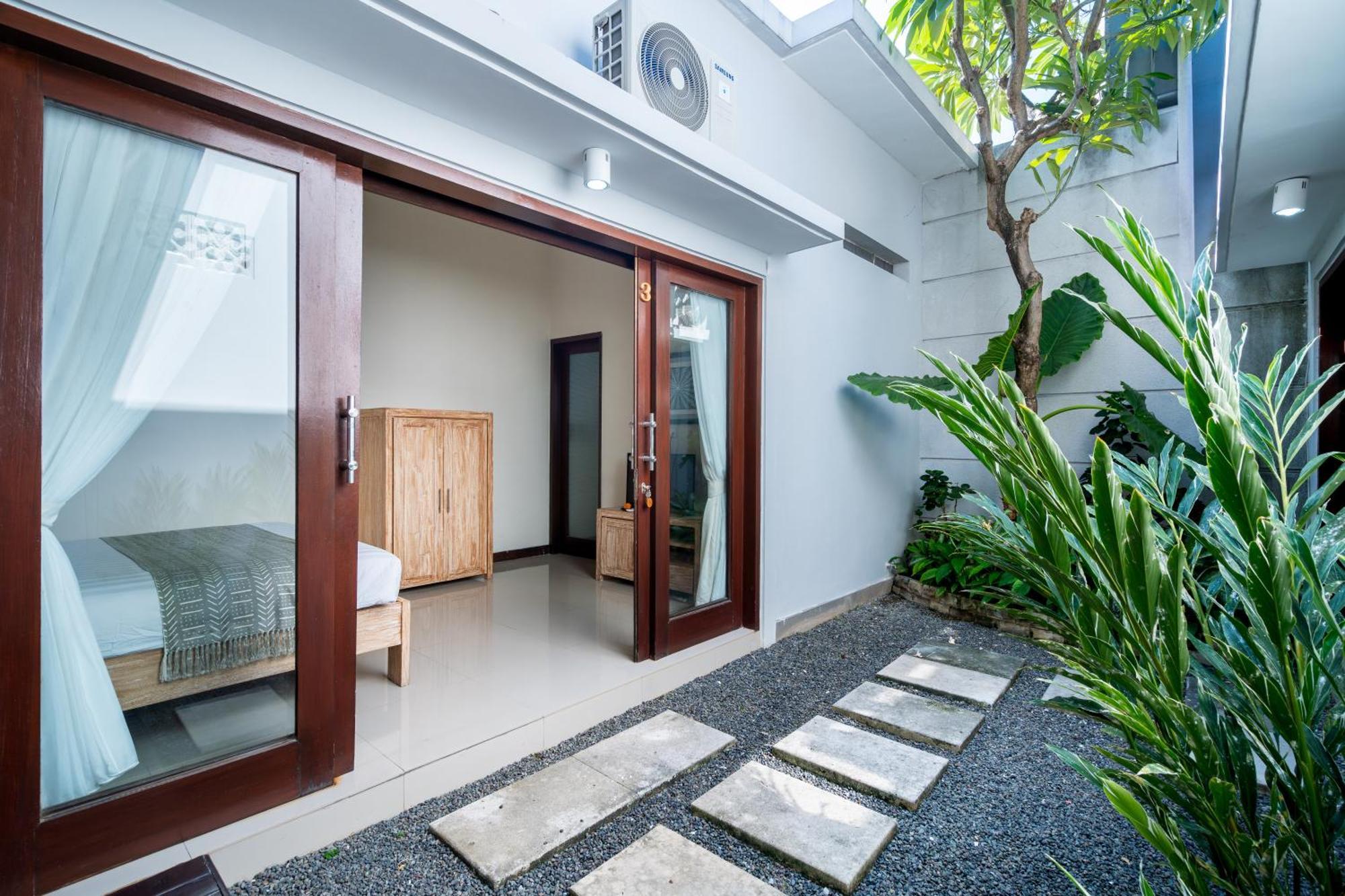 Sebelas Legian Pousada