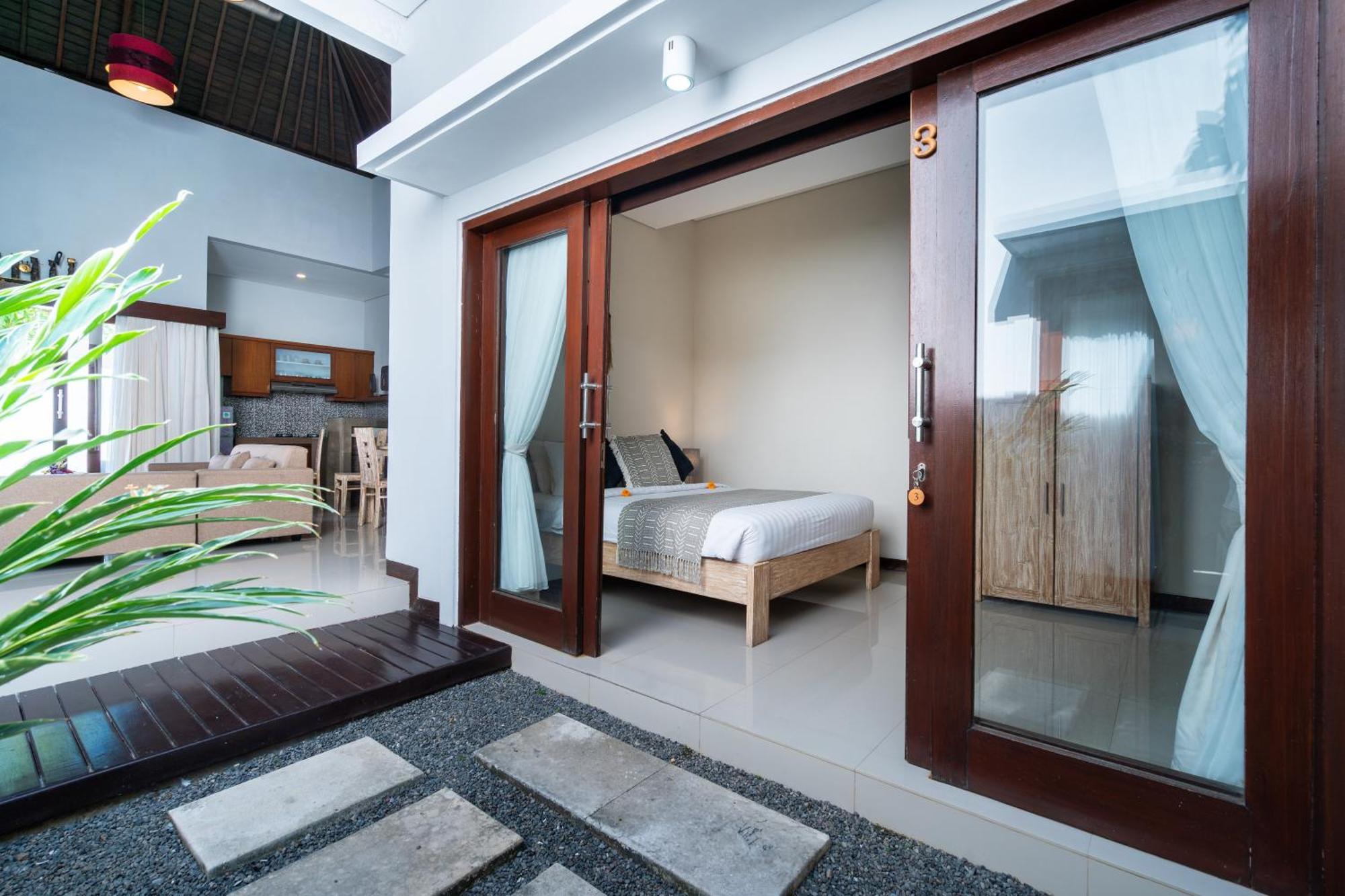 Sebelas Legian Seminyak