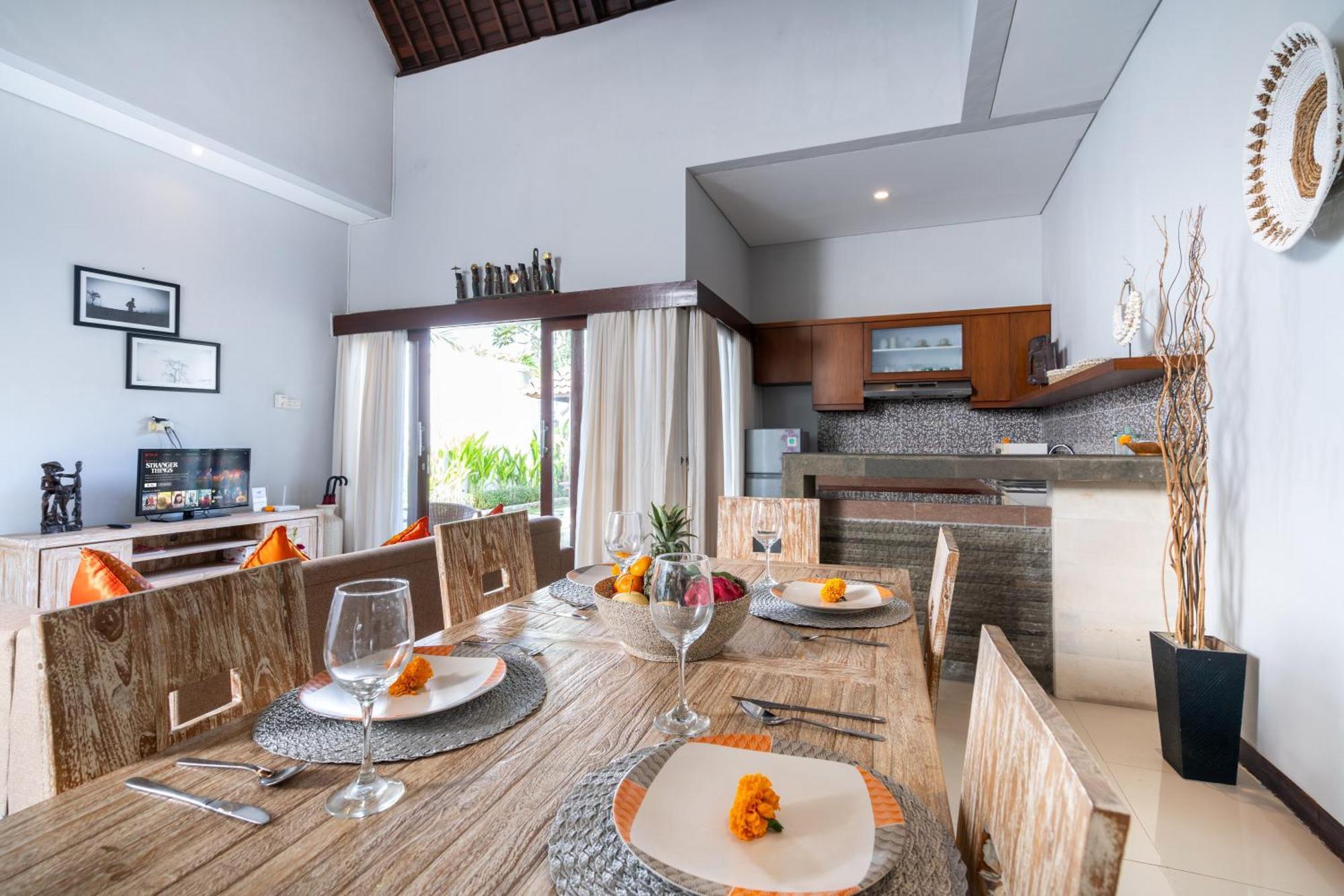 Sebelas Legian