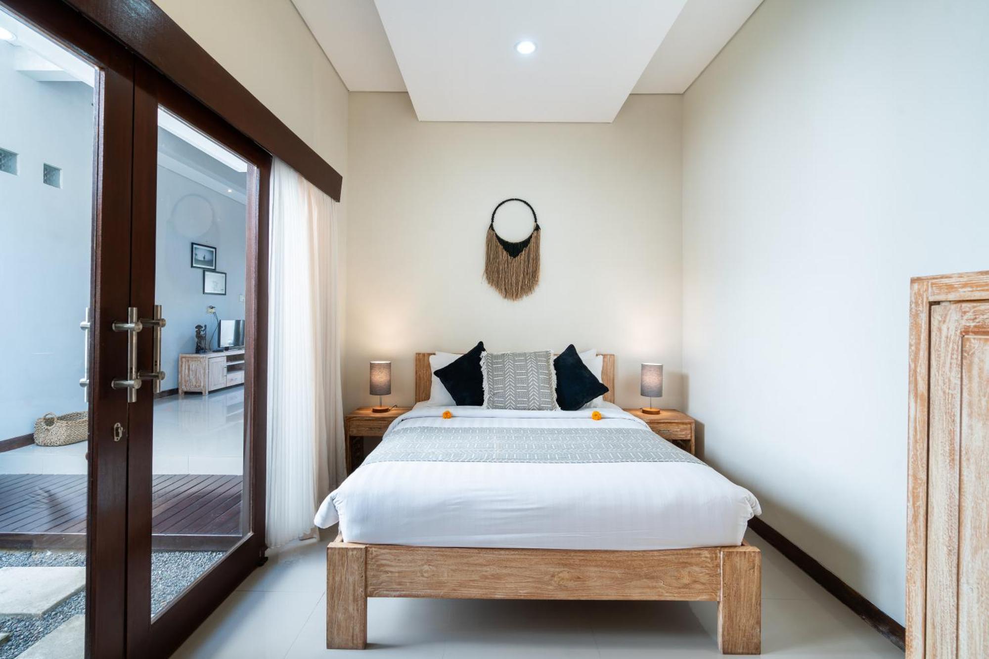 Sebelas Legian Pousada *