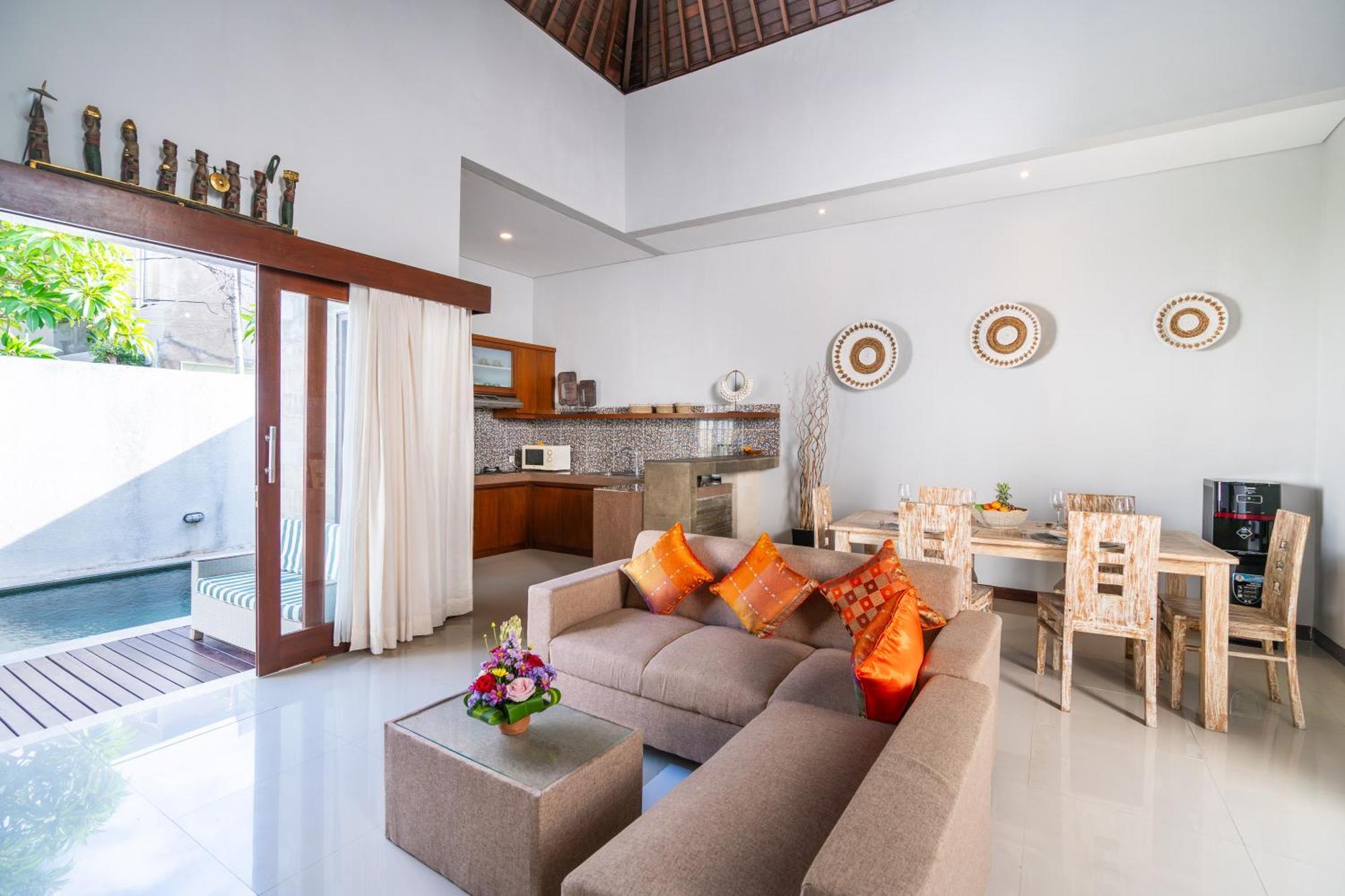 Sebelas Legian * Seminyak