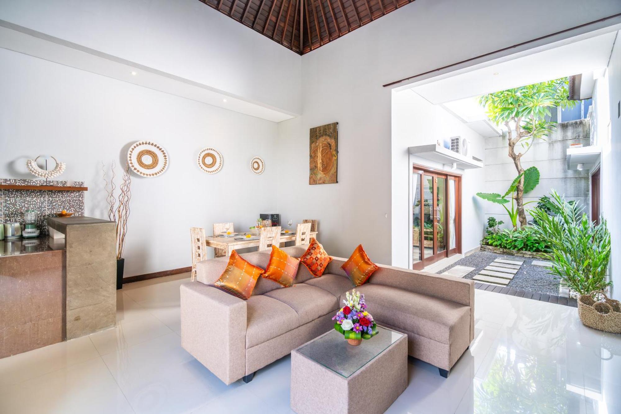Pousada Sebelas Legian