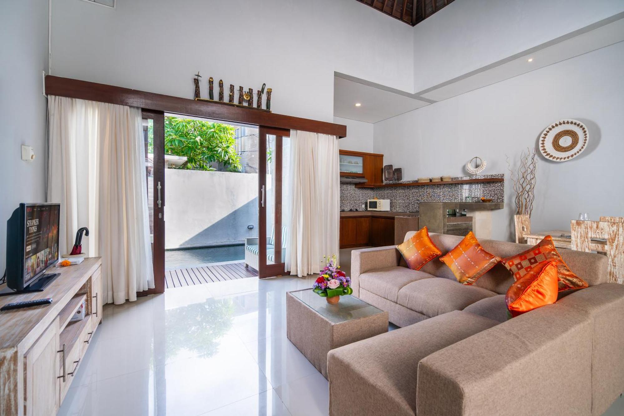 Sebelas Legian Pousada *